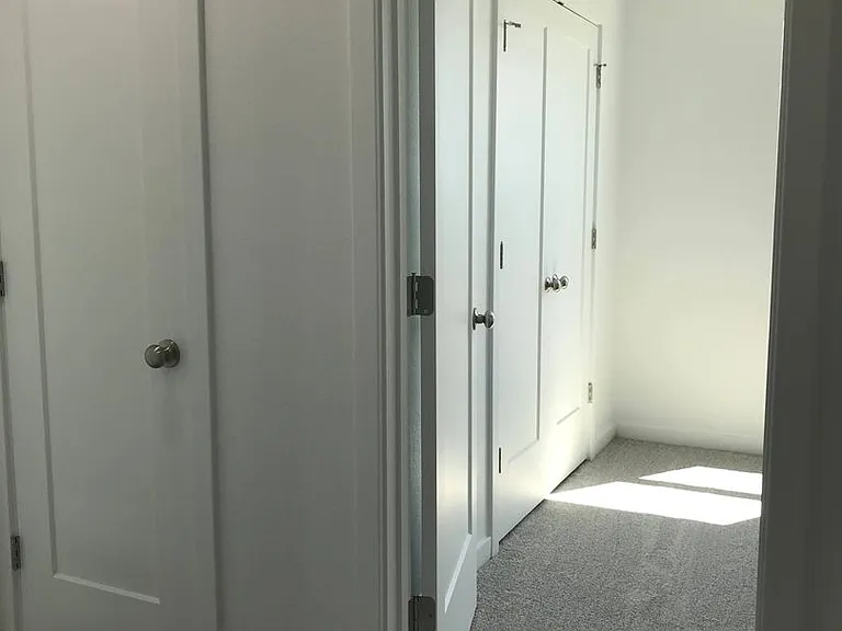 1062 W Holly St — Photo 37