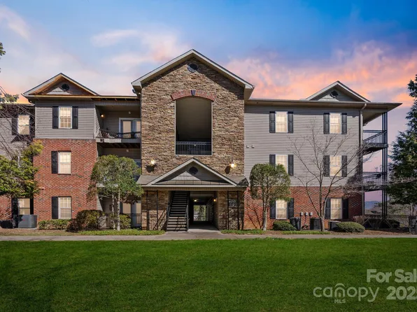 425 Appeldoorn Cir, Asheville, NC 28803