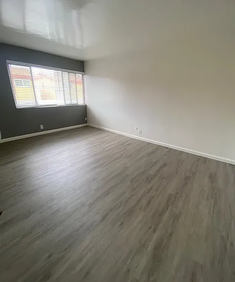 892 Empire Ave #12 — Photo 11