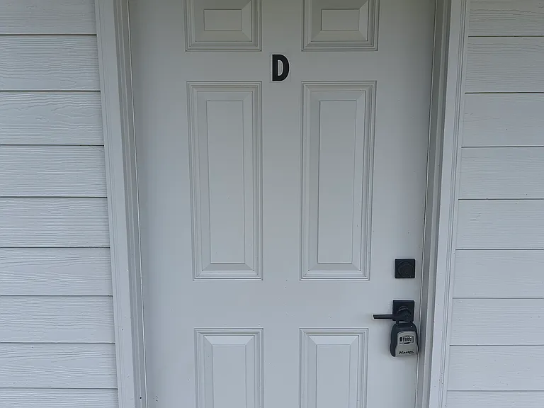 1510 Brownwood Ave #D — Photo 4