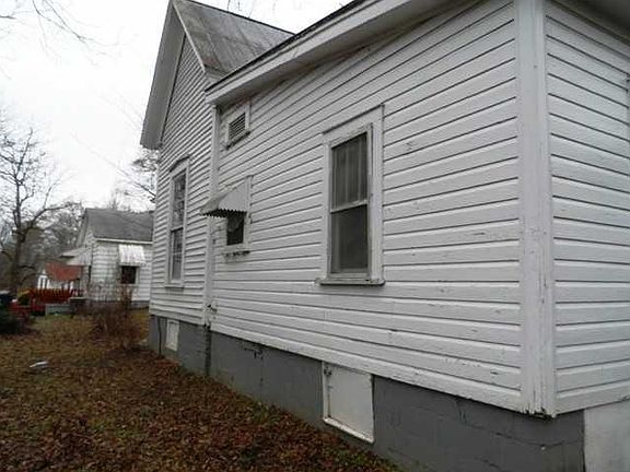 2nd image of 294 Robertson Ave