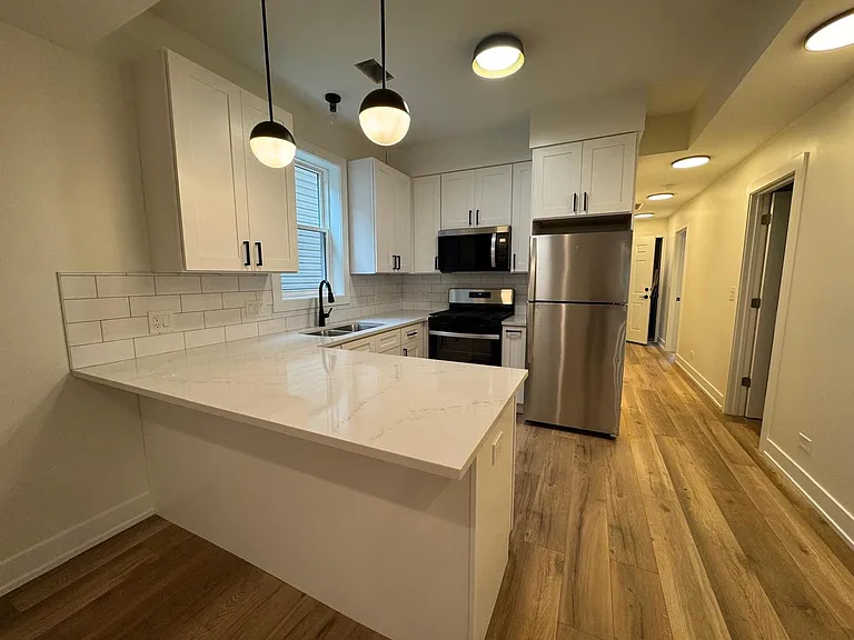2522 W Charleston St #2 — Photo 5