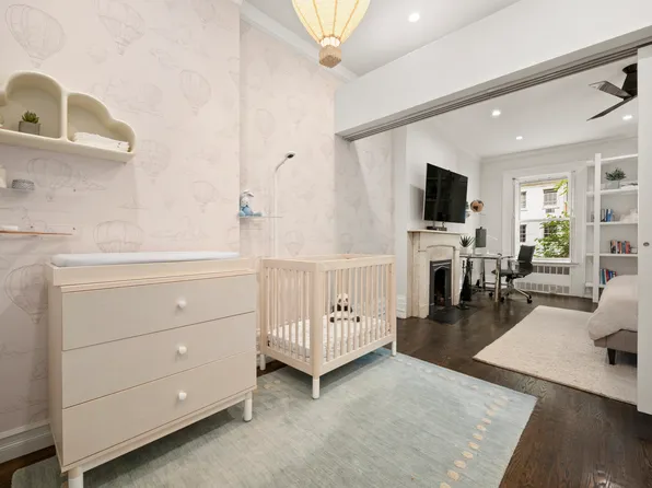 134 East 16th Street 5/6 image 8 of 9