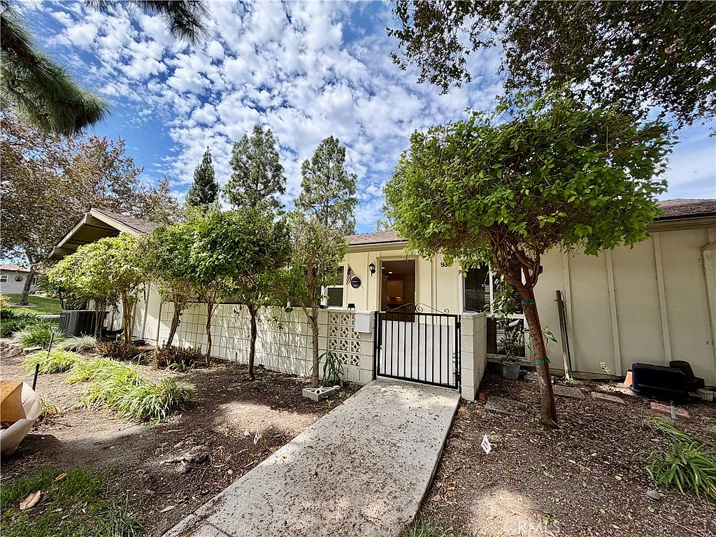 2 bed, 953 sqft, $2,850 — Photo 2