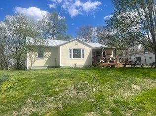 150 Bloomin Hill Dr, Ona, WV