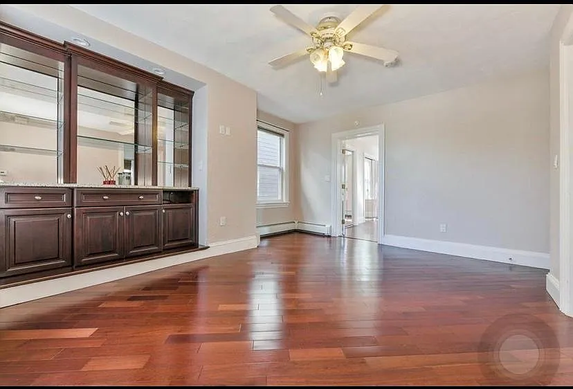 2 bed, 900 sqft, $2,995 — Photo 2