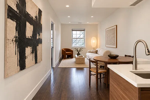 Living room, photo 1