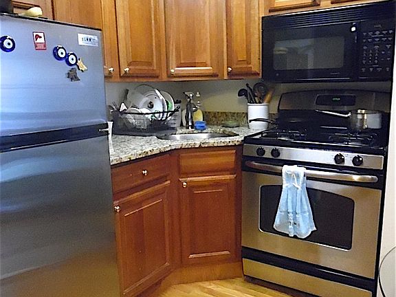 5th image of 55 W 76th St APT 6B