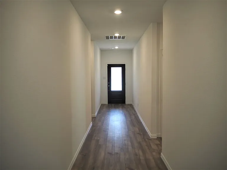1800 Lakegrove Rd — Photo 19