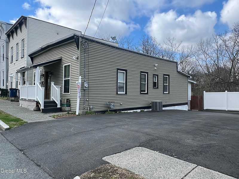 2nd image of 95 Johnston Avenue