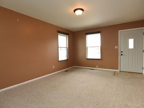 4th image of 5967 Polk Ct