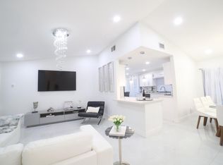 1510 N Bluebird Ln, Homestead, FL 33035