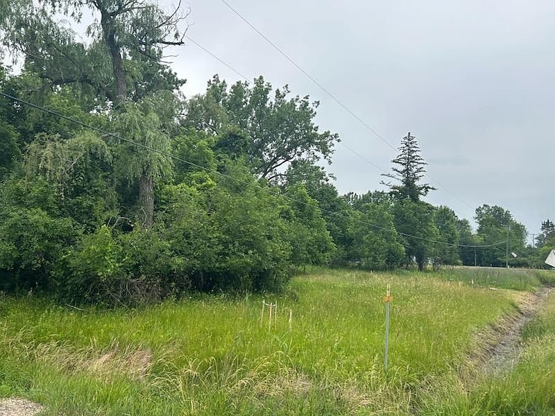 2nd image of 4745 E Bailey Bridge Rd