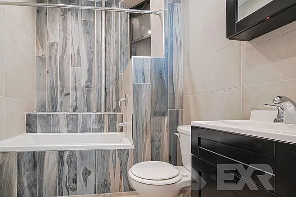 Rented by EXR | media 22