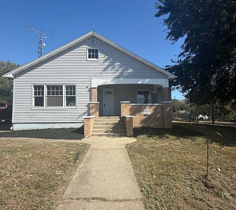 1st image of 3648 Poplar St