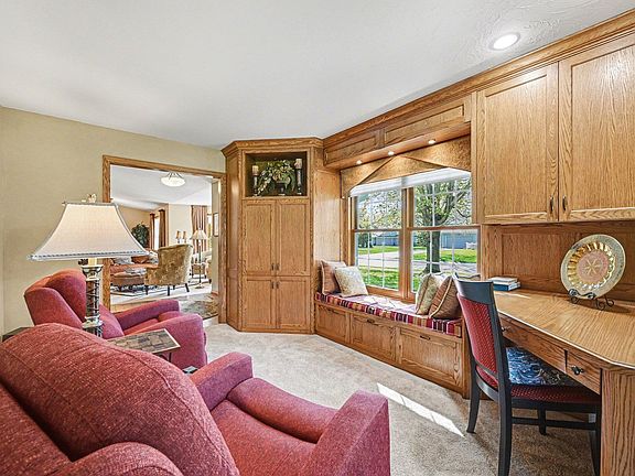 4th image of 1723 Donegal Dr