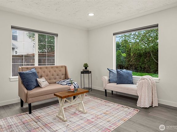 3rd image of 10112 SE 200th Street