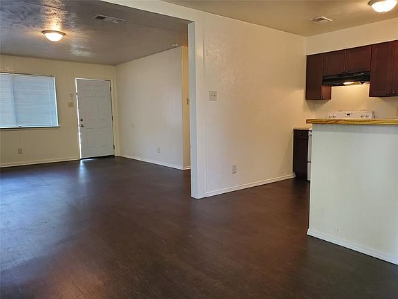 4th image of 13300 Kings Mountain Dr