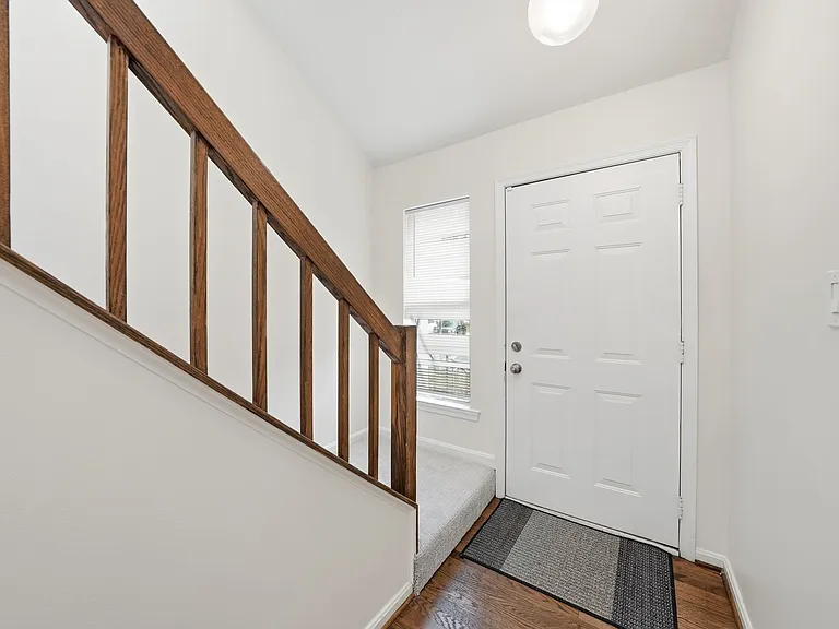 1603 Ingram Ter — Photo 4