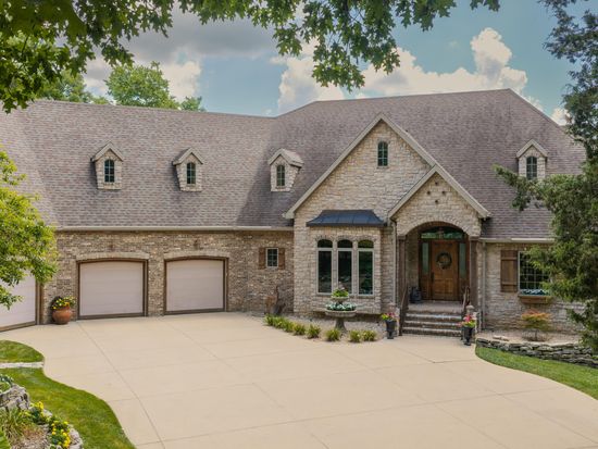 1806 S Farm Road 205, Springfield, MO 65809