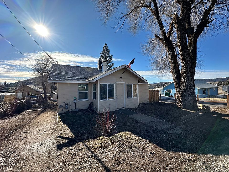 1st image of 4666 Balsam Dr