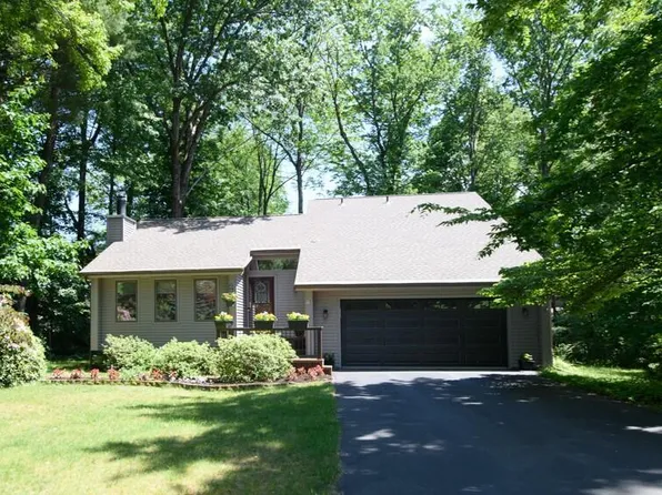 15 Candlewood Drive, Delmar, NY 12054