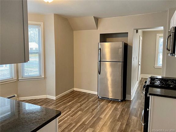 4th image of 455 Townsend Ave #1