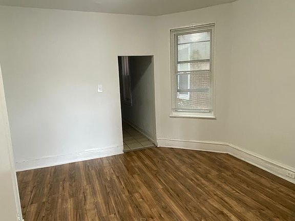 2nd image of 413 W Roosevelt Blvd