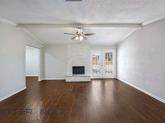 2nd image of 1809 Mission Dr