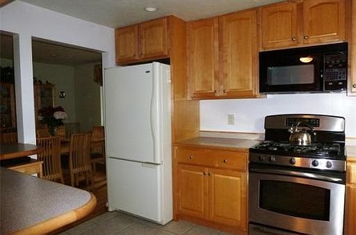 5th image of 5 Gaslight Ln #5