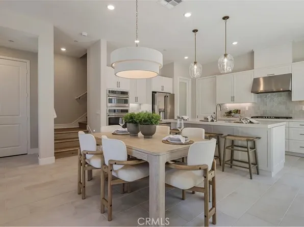 27477 Red Alder Ln, Valencia, CA 91381