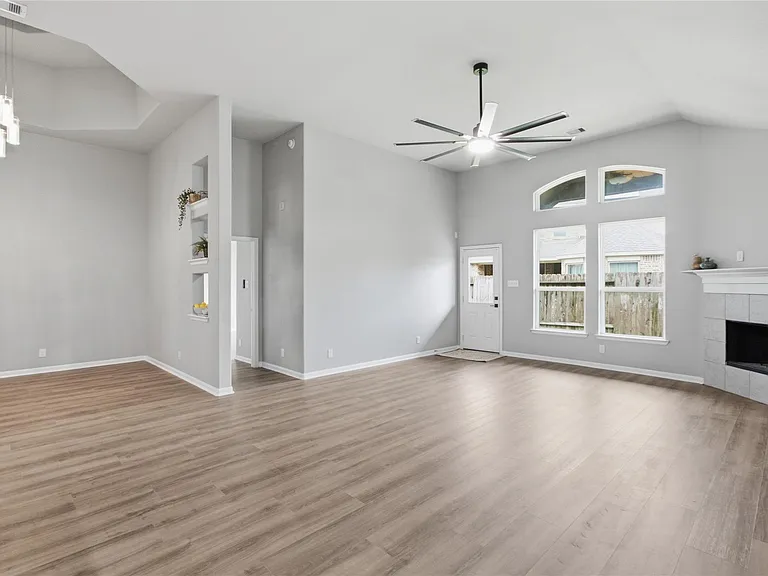 10406 Sill Prairie Dr — Photo 12