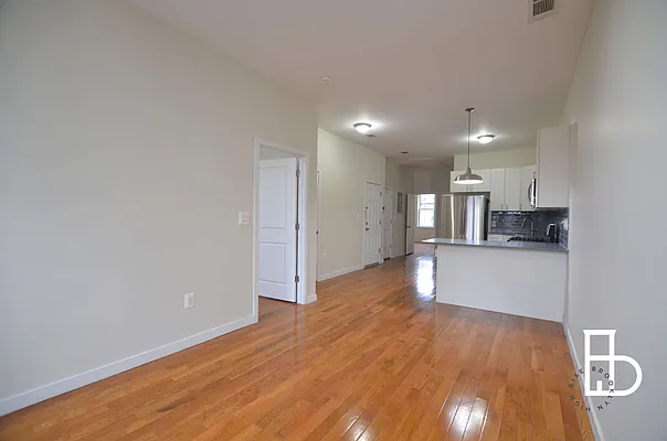 Rented by Miron Realty Group | media 18