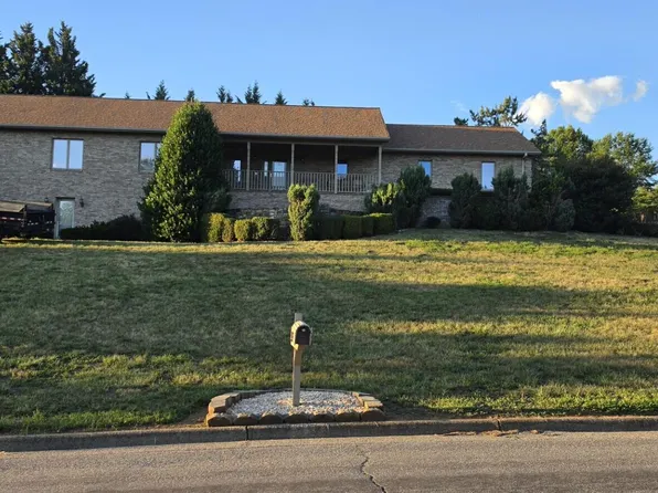 453 Highland Dr, Roanoke, VA 24019
