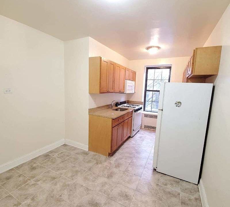 1st image of 181 Hawthorne St #2S