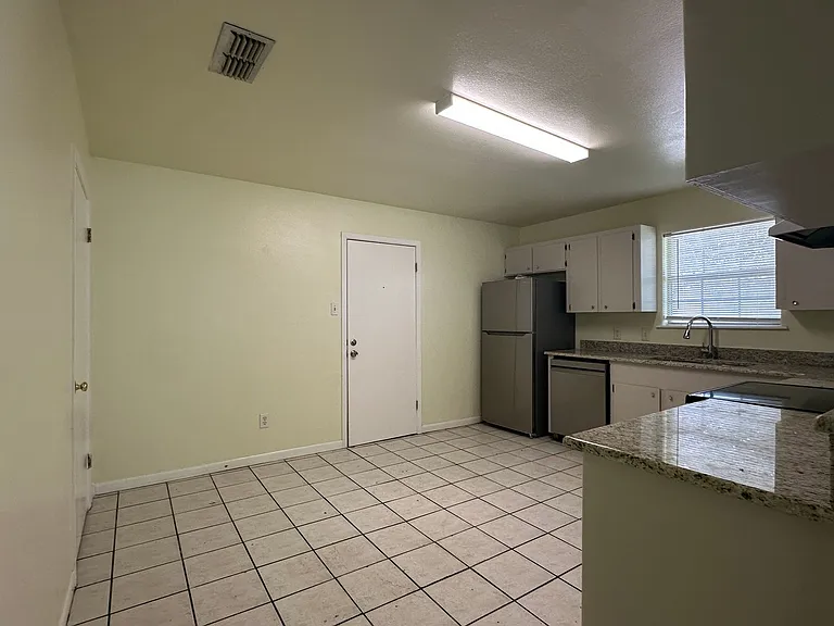 314 Easy St #B — Photo 2