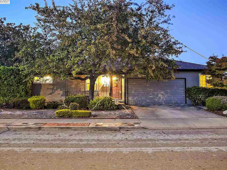1st image of 429 Bradrick Dr