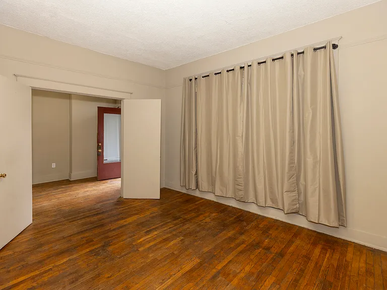 1011 Oakview St #1 — Photo 13