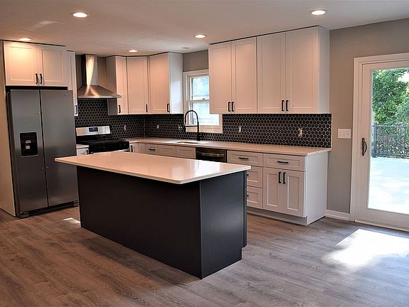 3rd image of 4701 S Haven Dr