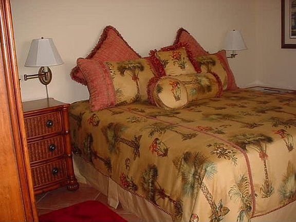 5th image of 720 Collier Blvd #1001
