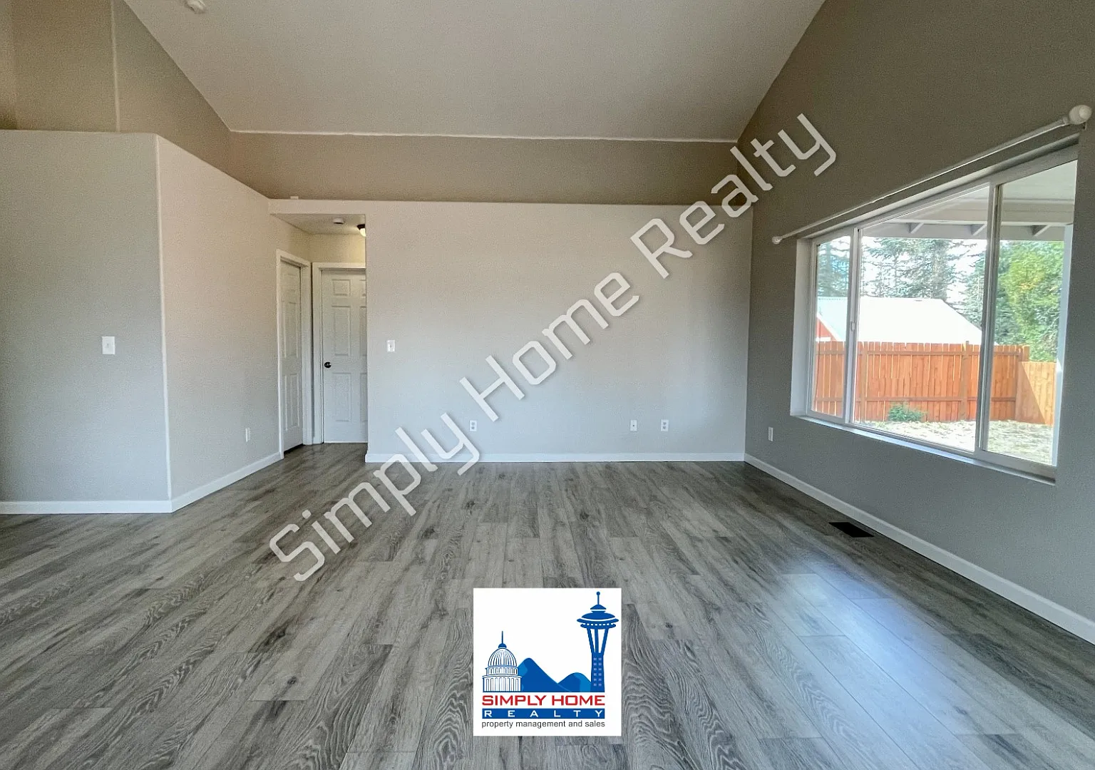 Welcome home to this charming 3 bedroom, 2 bathroom home in the heart of Yelm! — Photo 4