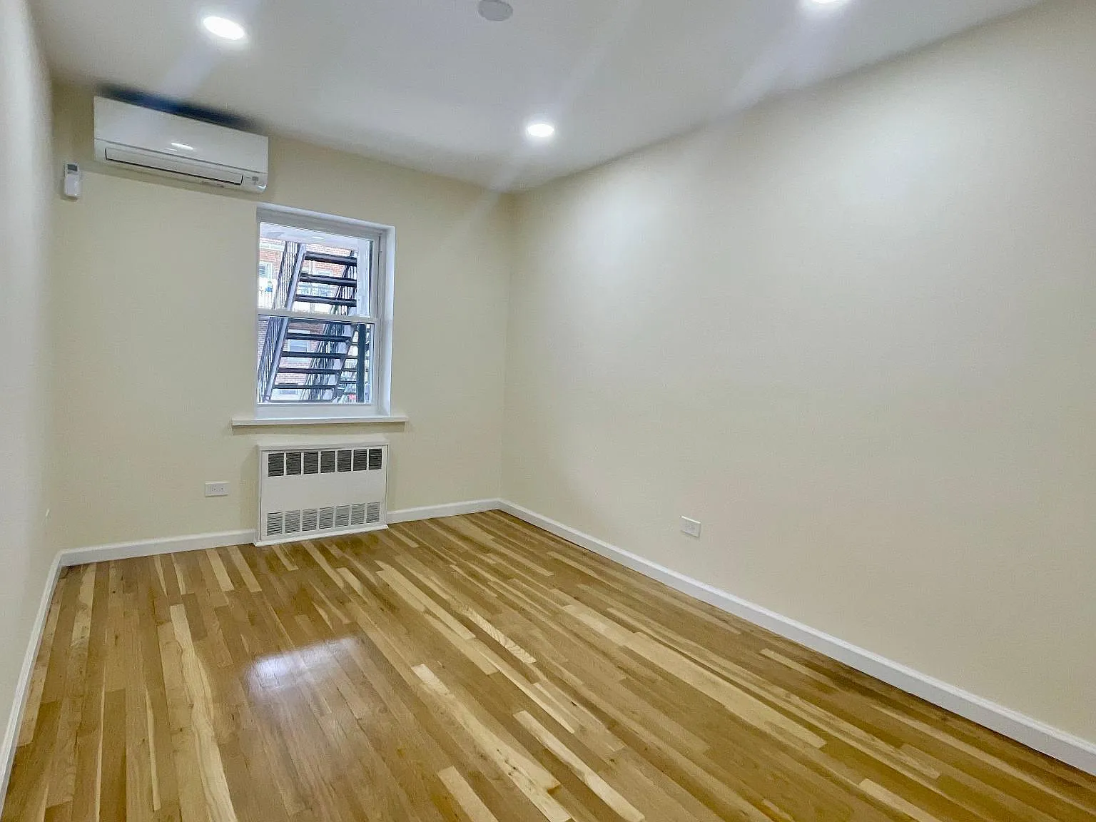 2 bed, 800 sqft, $2,750 — Photo 1