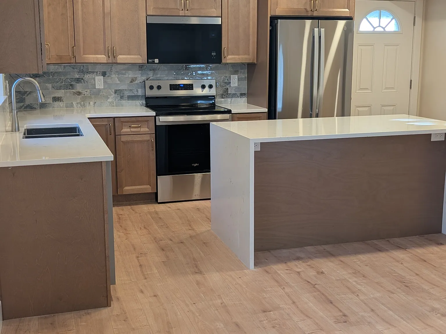 1 bed, 1.5 bath, 900 sqft, $1,600 — Photo 4