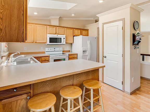 5th image of 8405 5th Pl SE