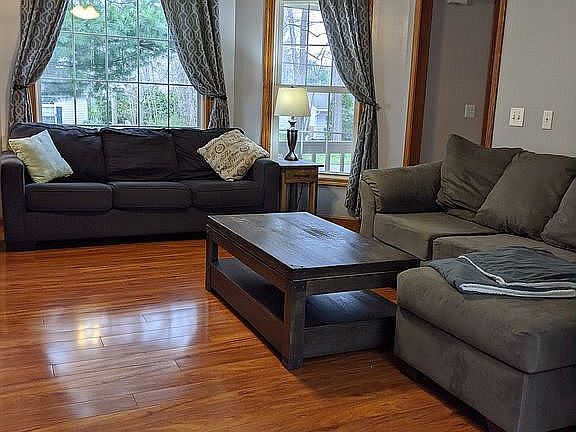 3rd image of 1546 Grove Ave