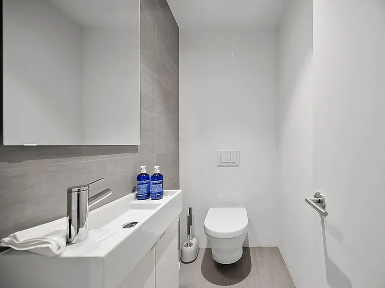 460 W 44th St #3 — Photo 23
