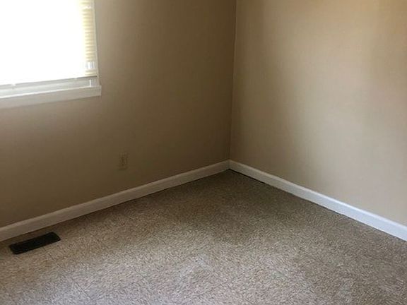 5th image of 6212 Lorimer St