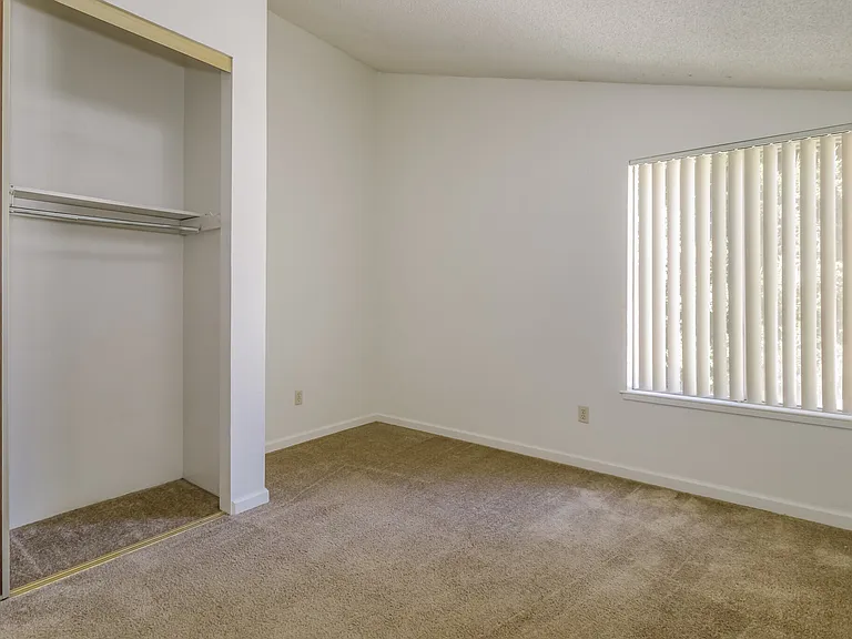 Alvarado Parkside — Photo 13