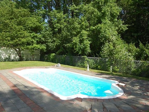 Great pool for summer fun.