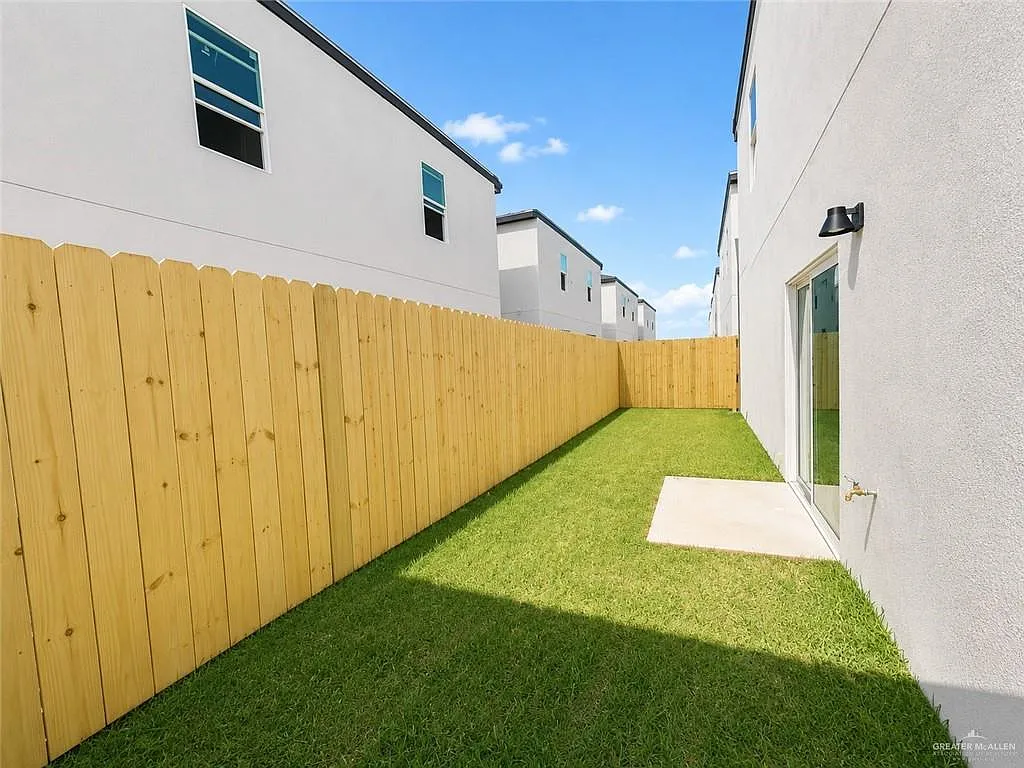 3 bed, 3.0 bath, 1376 sqft, $1,950 — Photo 4